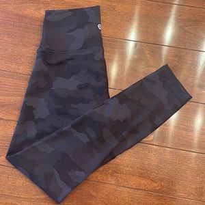 Lululemon Wunder Train High Rise Tight 25”
